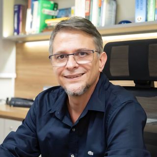  Prof. Dr. Eduardo Calmon de Moura