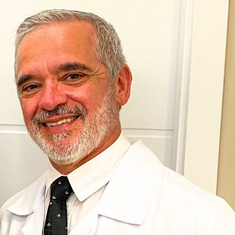 Enrique Saldaña, Médico clínico geral Pelotas