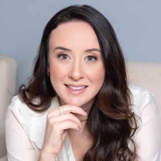 Dra. Amanda Lopes Dias Coelho