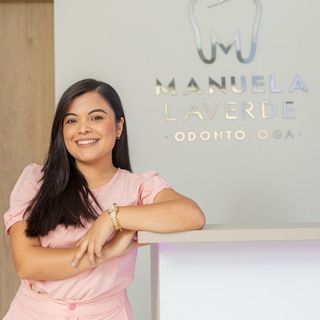 Acercar imagen: Manuela Laverde Zuleta, Odontólogo Itagüí