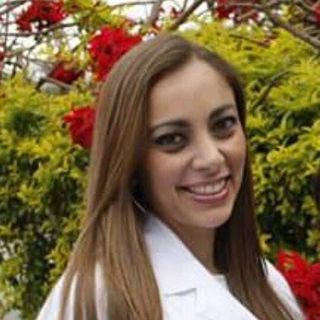 Dra. Ana Elisa  Ribeiro branco 