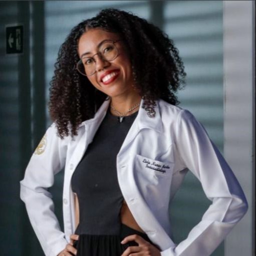 Livia Nunes Martins, Fonoaudiólogo Niterói