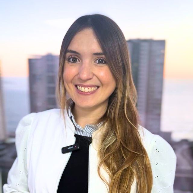 Cinthia  Lopez Kot, Dermatólogo Viña del Mar