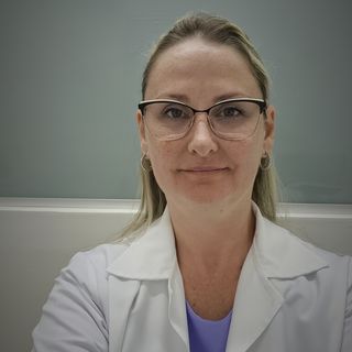 Ampliar imagem: Renata Cristine Franco, Generalista Londrina