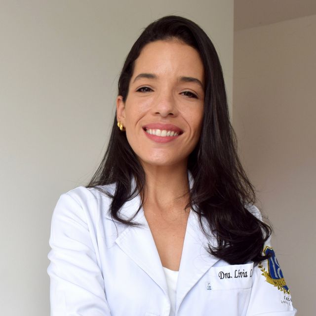 Lívia  De Paula Lessa Martins 