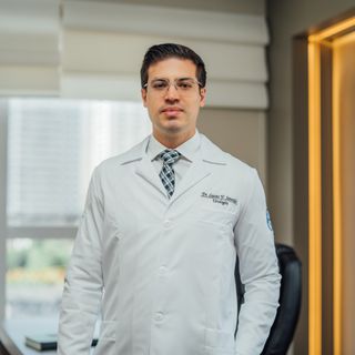 Dr. Lucas Sanvido