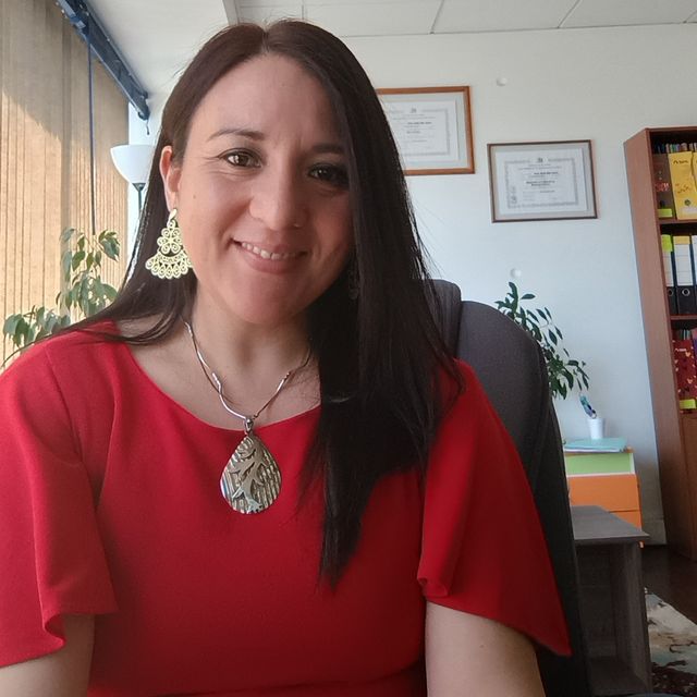 Viviana Moya Navarro, Psicólogo Curicó