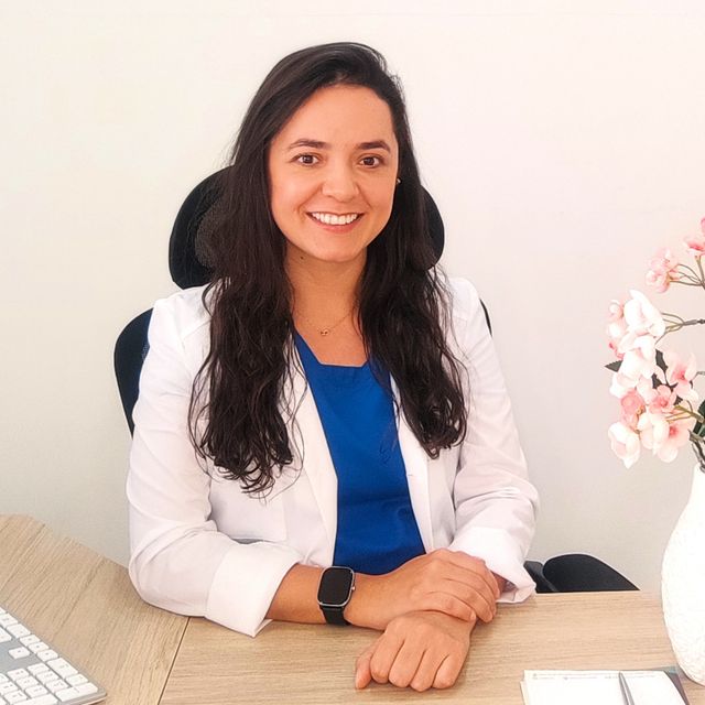 Angela Marcela Molina Barrera, Urólogo Popayán