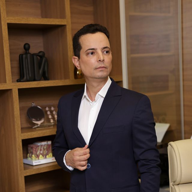 Julio Cesar Figueiredo Santos, Dermatologista Patos de Minas