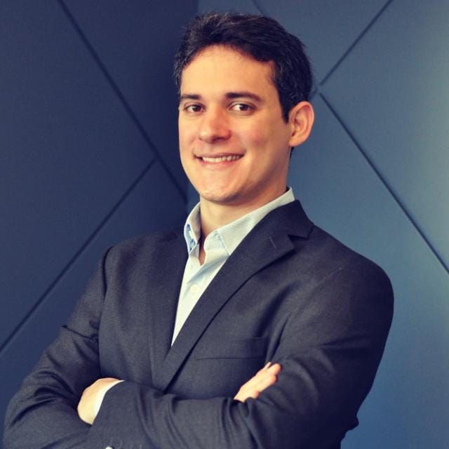 George Vasconcelos Calheiros de Oliveira Costa, Neurologista Porto Alegre