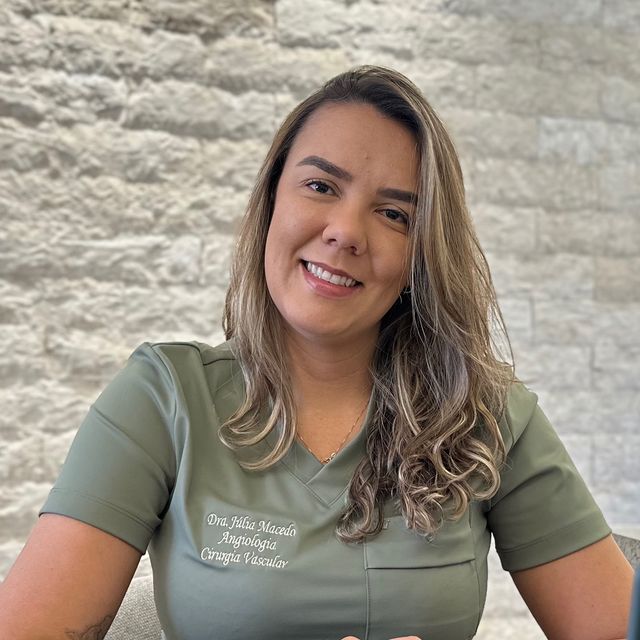 Júlia Macedo Maciel, Cirurgião vascular Belo Horizonte