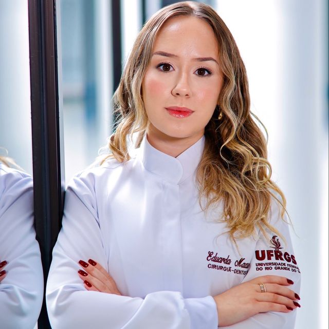 Eduarda  Mazurik, Dentista Porto Alegre