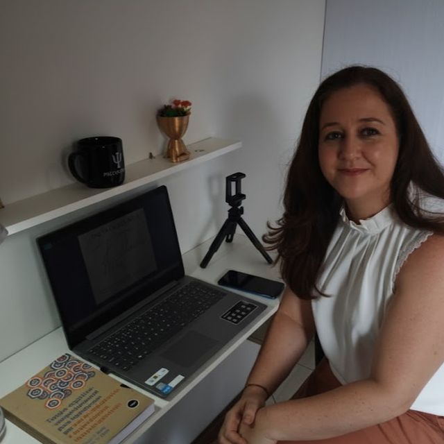 Thaís Collinett, Psicólogo São José do Rio Preto