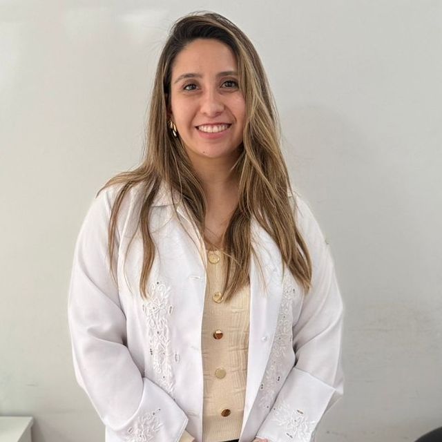 Verónica Alvear Cid, Internista Los Ángeles