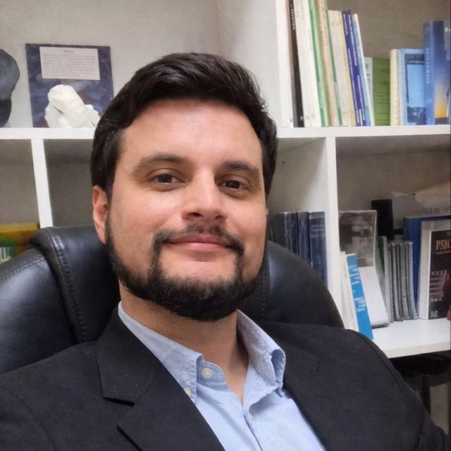 Daniel Olarte Calvera, Psicólogo San Isidro