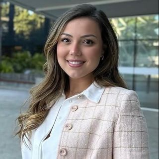 Julia Girao  Butruce Santoro , Ortopedista - Traumatologista Rio de Janeiro