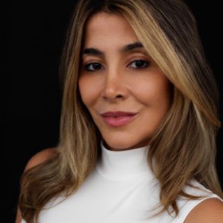 Ampliar imagem: Cristianne Do Prado Hueb, Dentista São Paulo