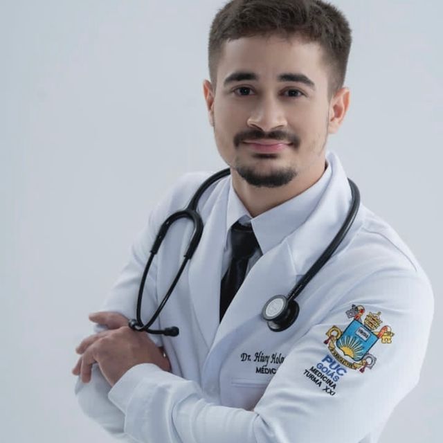 Carlos Hiury Holanda, Médico clínico geral Curitiba
