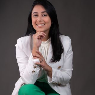 Anna  Clara Bonifácio , Reumatologista Volta Redonda