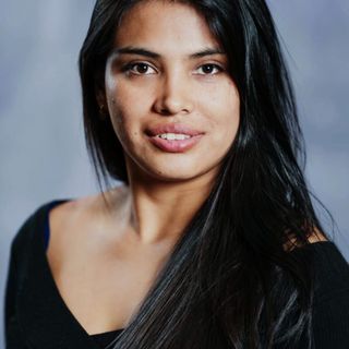 Acercar imagen: Stephany Fernández Baca Quiroga, Neumólogo Cusco