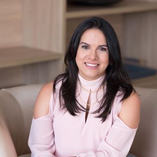 Ampliar imagem: Julyana Pereira Navajas, Endocrinologista Osasco