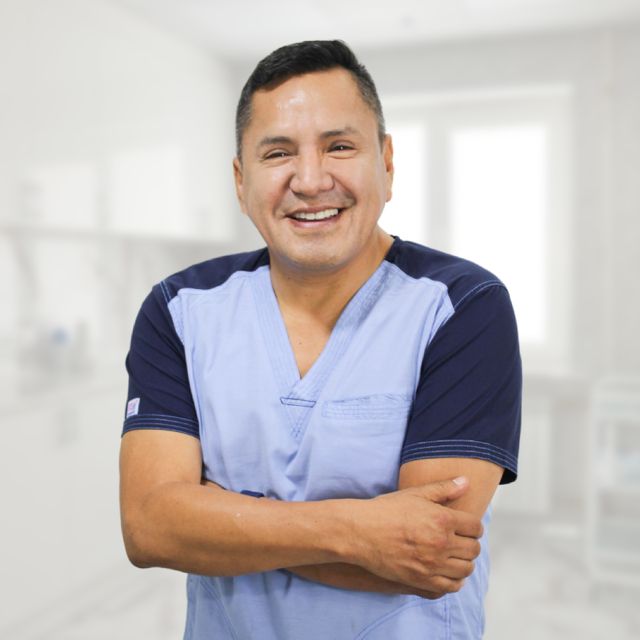 Julio Cuadros Santos, Dermatólogo Surco