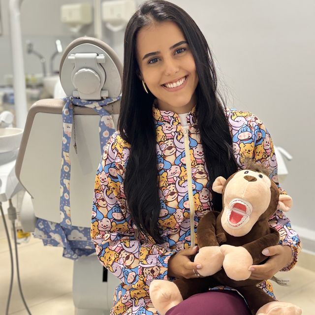 Marcella  Anjos , Dentista Uberlândia