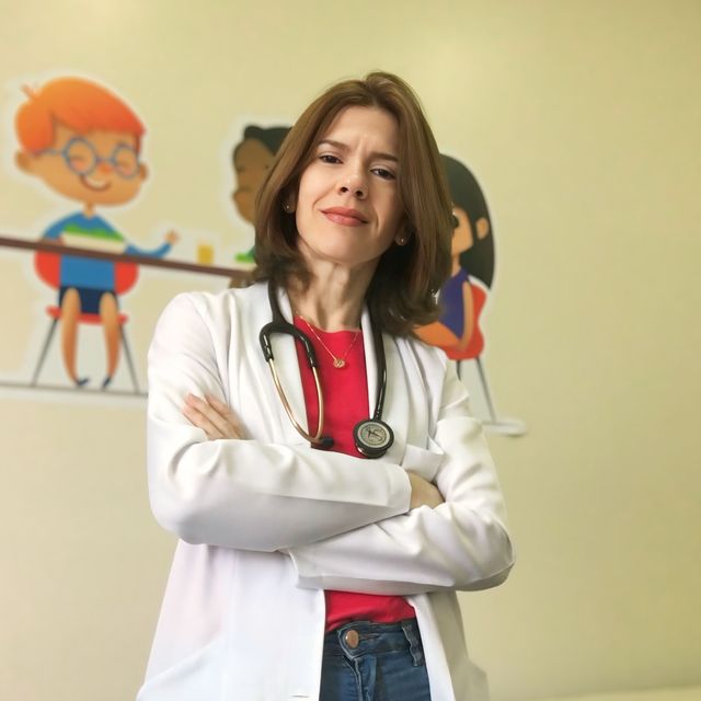 Daniela Luciana Fornazari Carvalho, Pediatra Cotia