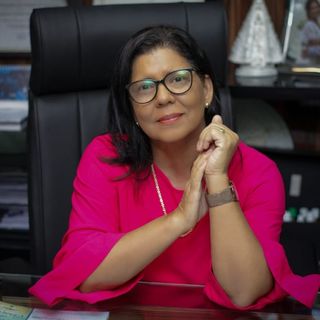 Ampliar imagem: Cristina Celia Martins Gonçalves Menezes, Nutricionista Salvador