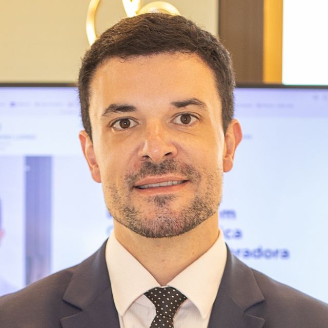 Daniel Ribeiro Lopes, Cirurgião plástico Passo Fundo