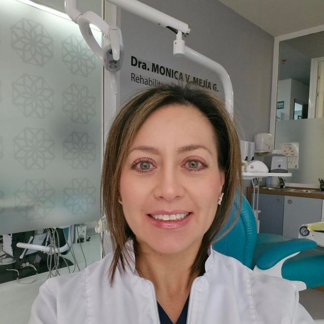 Monica Viviana Mejia Gonzalez, Odontólogo Bogotá