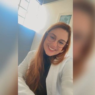 Ampliar imagem: Debora Boneta, Generalista Curitiba