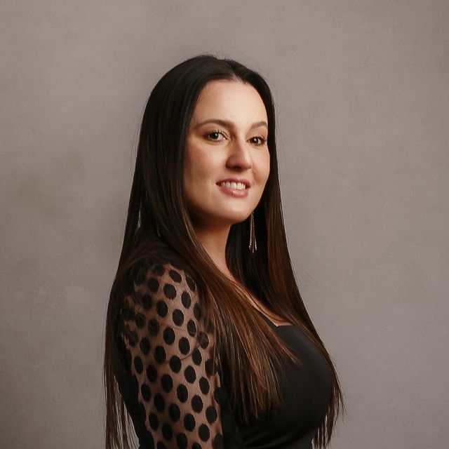 Ana Flavia Saraceni, Cirurgião plástico São Paulo