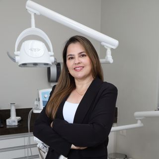 Pâmela  Gonçalves Leles , Dentista Itumbiara