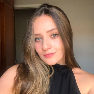 Ampliar imagem: Carolina Garcia Mesas, Especialista em Biomedicina Londrina