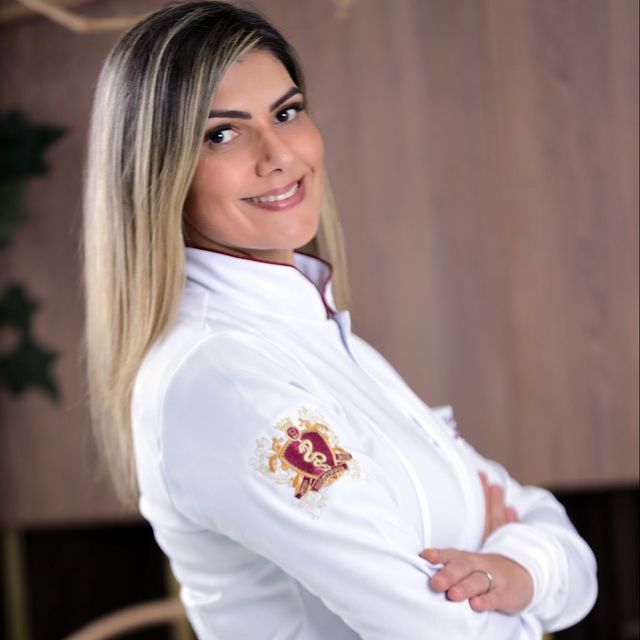 Fernanda Marcondes, Dentista Curitiba