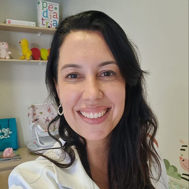 Thais Rezende, Especialista em Neonatologia Caraguatatuba