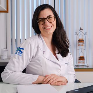Dra. Caroline Lourenço de Medeiros