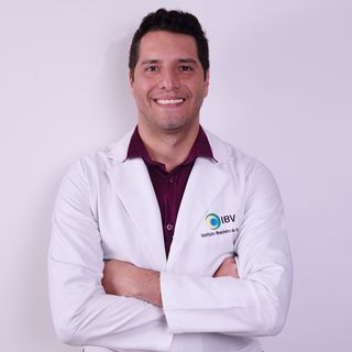 Ampliar imagem: Caio Amadeo Silva Moreira, Oftalmologista São Vicente