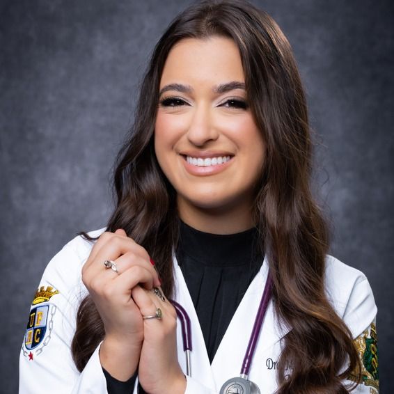 Mariana Alves Rezende, Médico clínico geral Rio de Janeiro