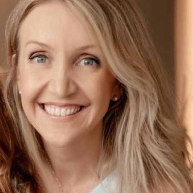 Daniela Müller de Moura, Dermatologista Caxias Do Sul