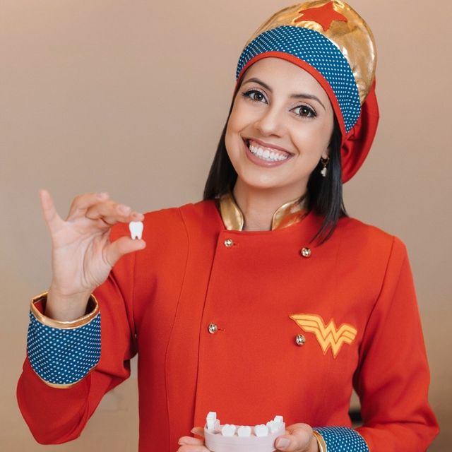 Giuliane  Antunes Nogueira Resende, Dentista Uberaba