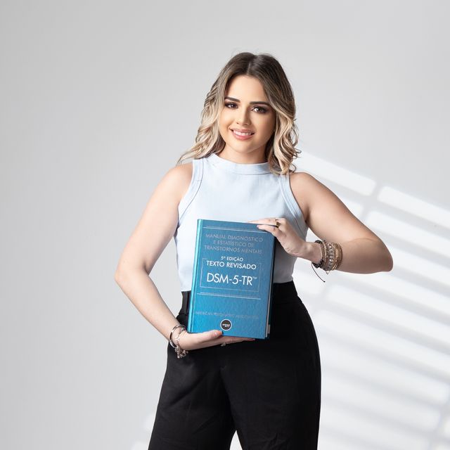 Giovana Queda Toledo, Psiquiatra Jales