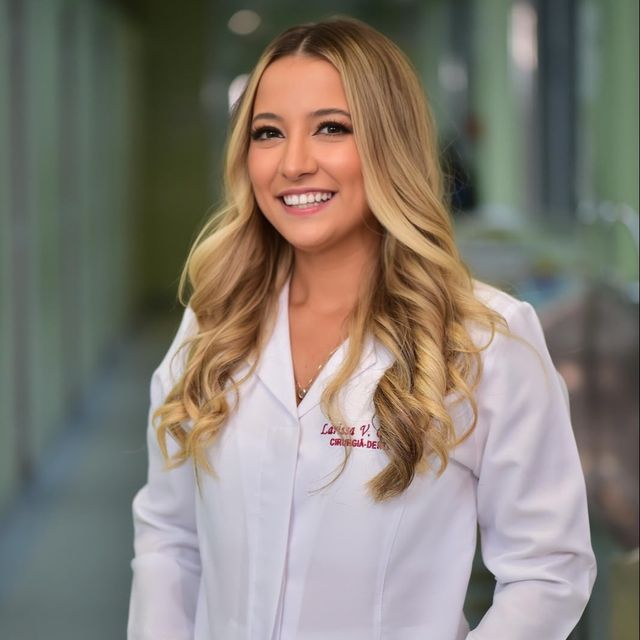 Larissa  Oliveira, Dentista Rio de Janeiro