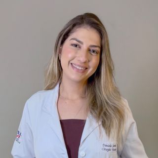 Daniela Saraiva, Cirurgião vascular Recife