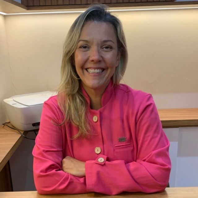 Viviane Afonso, Dentista 