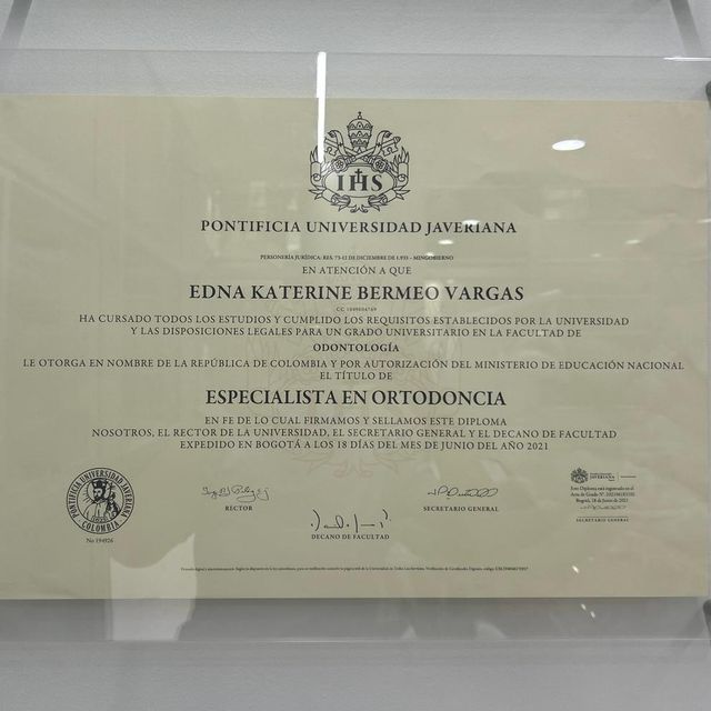 Acercar imagen: certificate 1