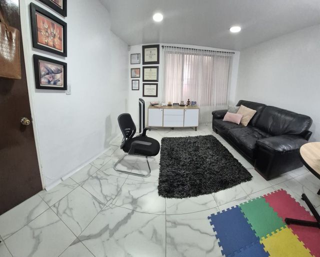 Acercar imagen: Consultorio privado