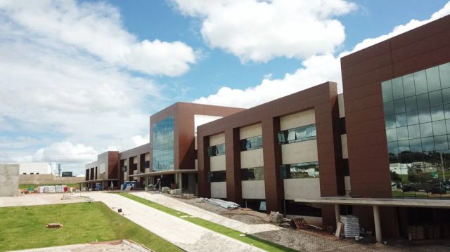 Ampliar imagem: Centro de Especialidades Médicas - HUSF