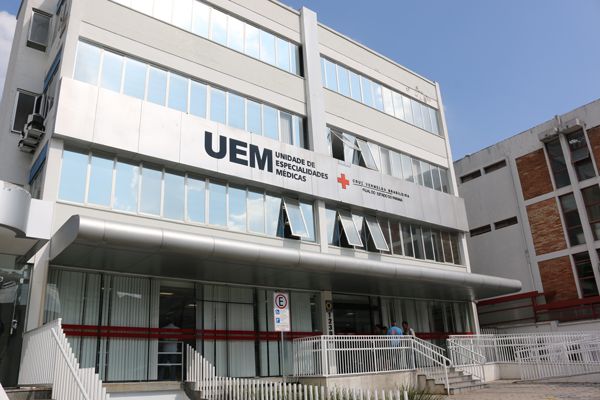 Ampliar imagem: UEM Unidade de Especialidades Médicas do Hospital da Cruz Vermelha